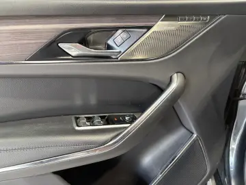 F-PACE Basis AWD Plug-In Hybrid/P400e/MEMORY/NAV