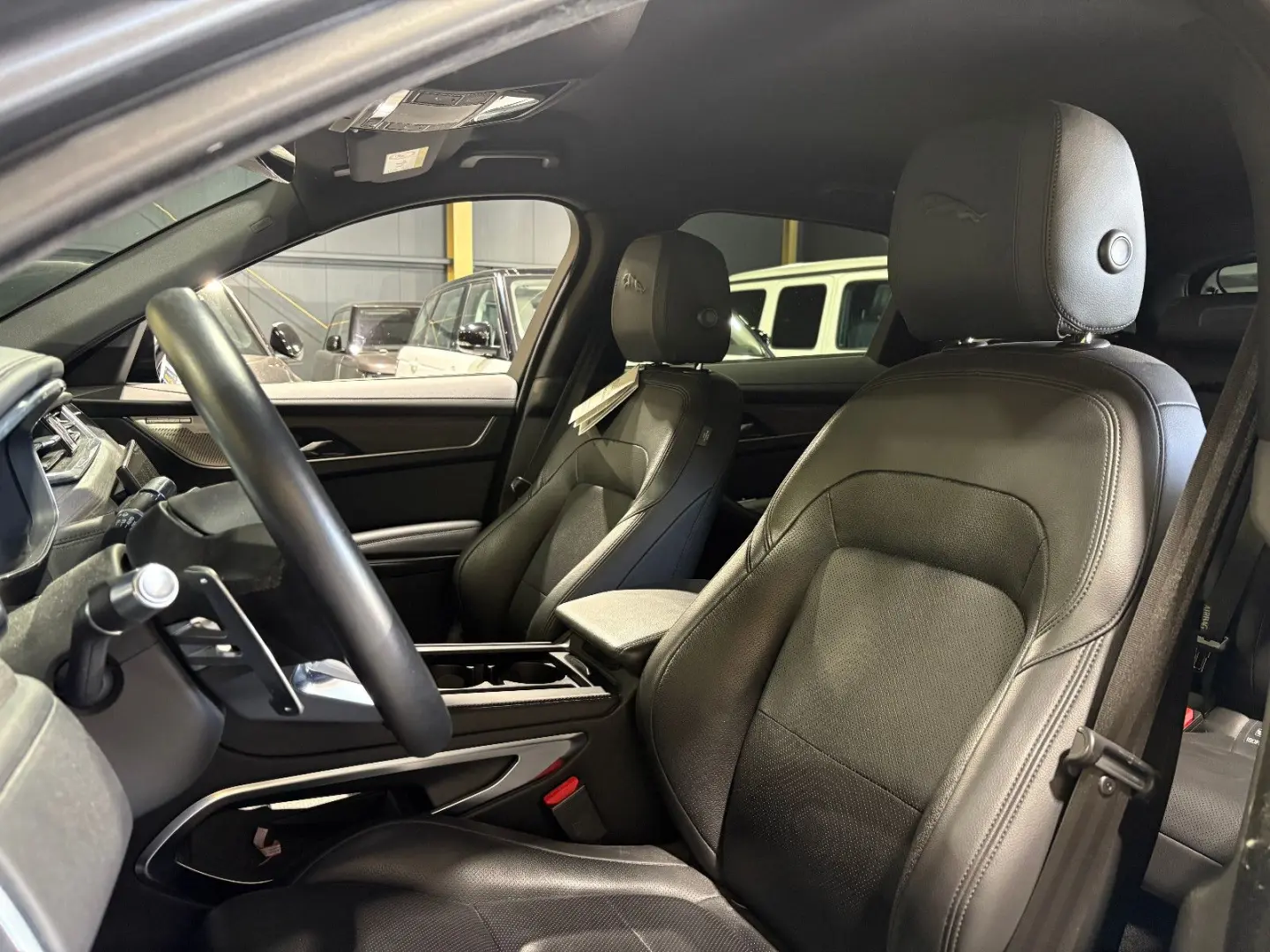 F-PACE Basis AWD Plug-In Hybrid/P400e/MEMORY/NAV