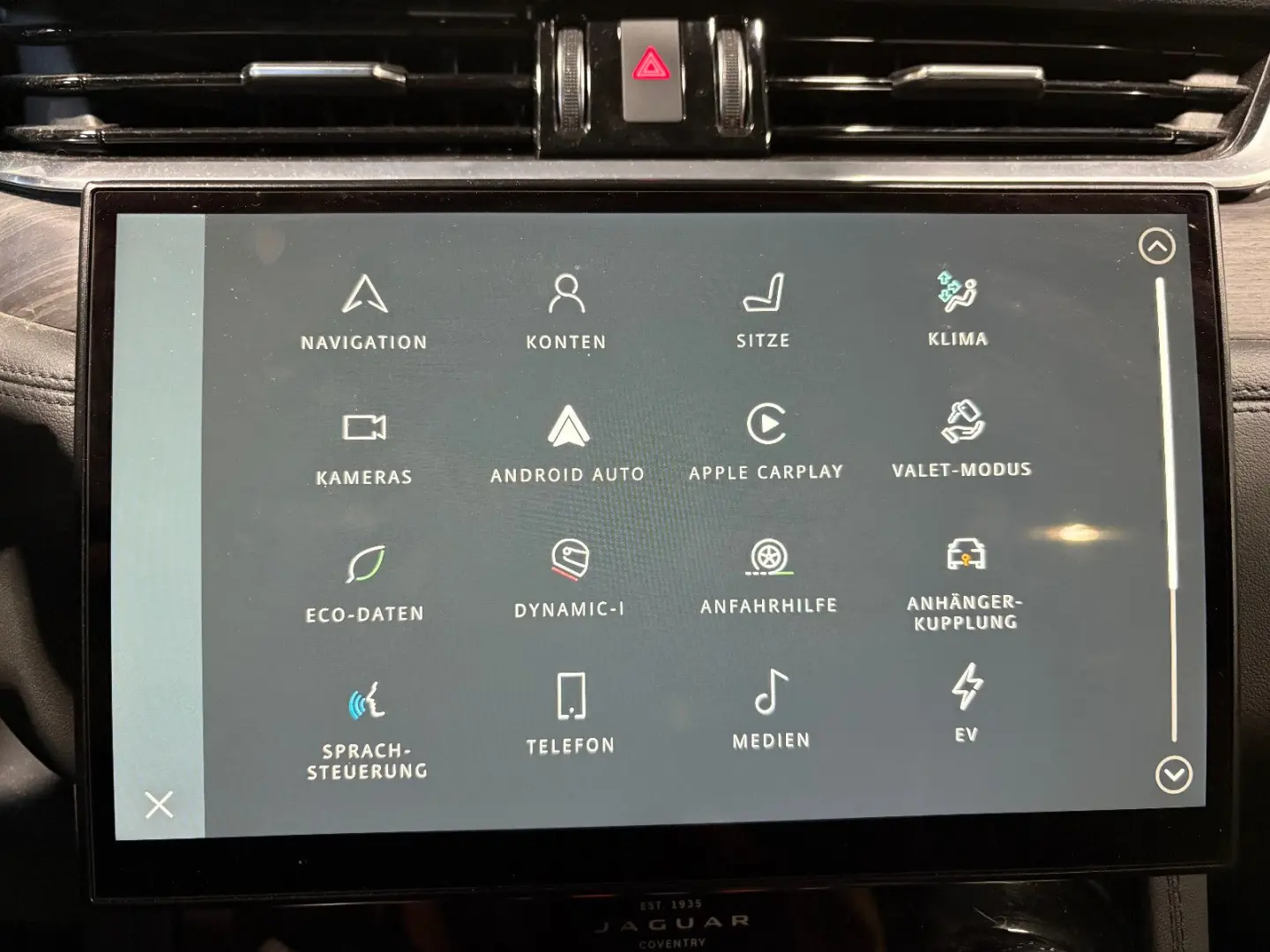 F-PACE Basis AWD Plug-In Hybrid/P400e/MEMORY/NAV