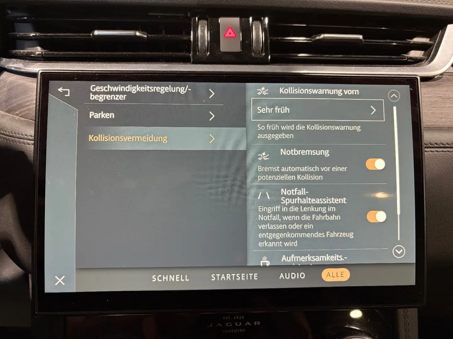 F-PACE Basis AWD Plug-In Hybrid/P400e/MEMORY/NAV