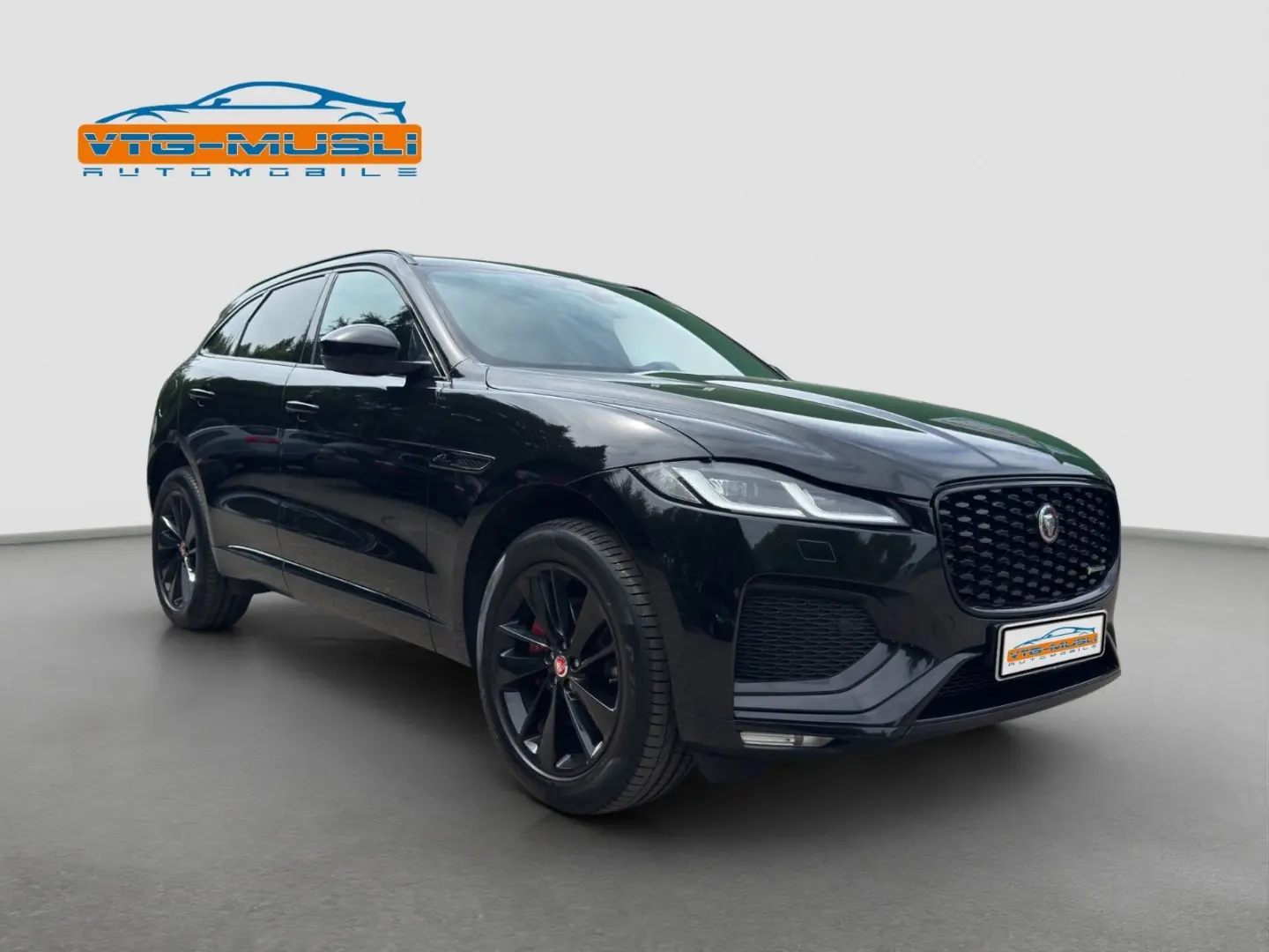 F-Pace R-Dynamic Black AWD