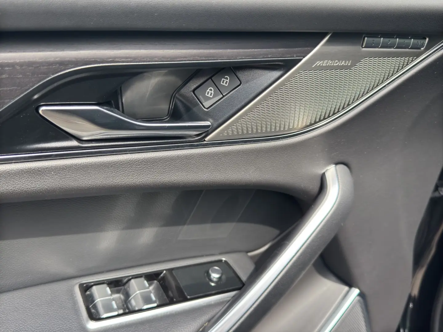 F-Pace R-Dynamic Black AWD