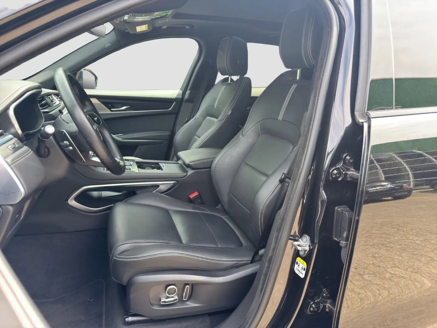 F-Pace R-Dynamic Black AWD