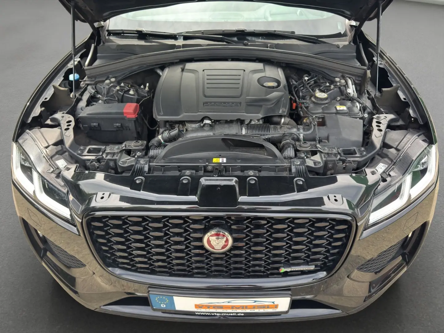 F-Pace R-Dynamic Black AWD