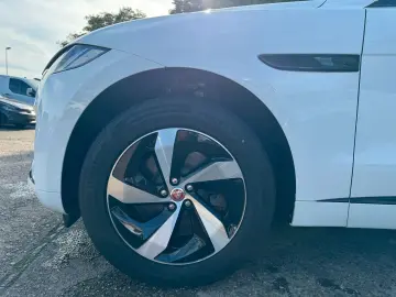 F-Pace P400e R-Dynamic S AWD Hybrid HuD+LED+Kam