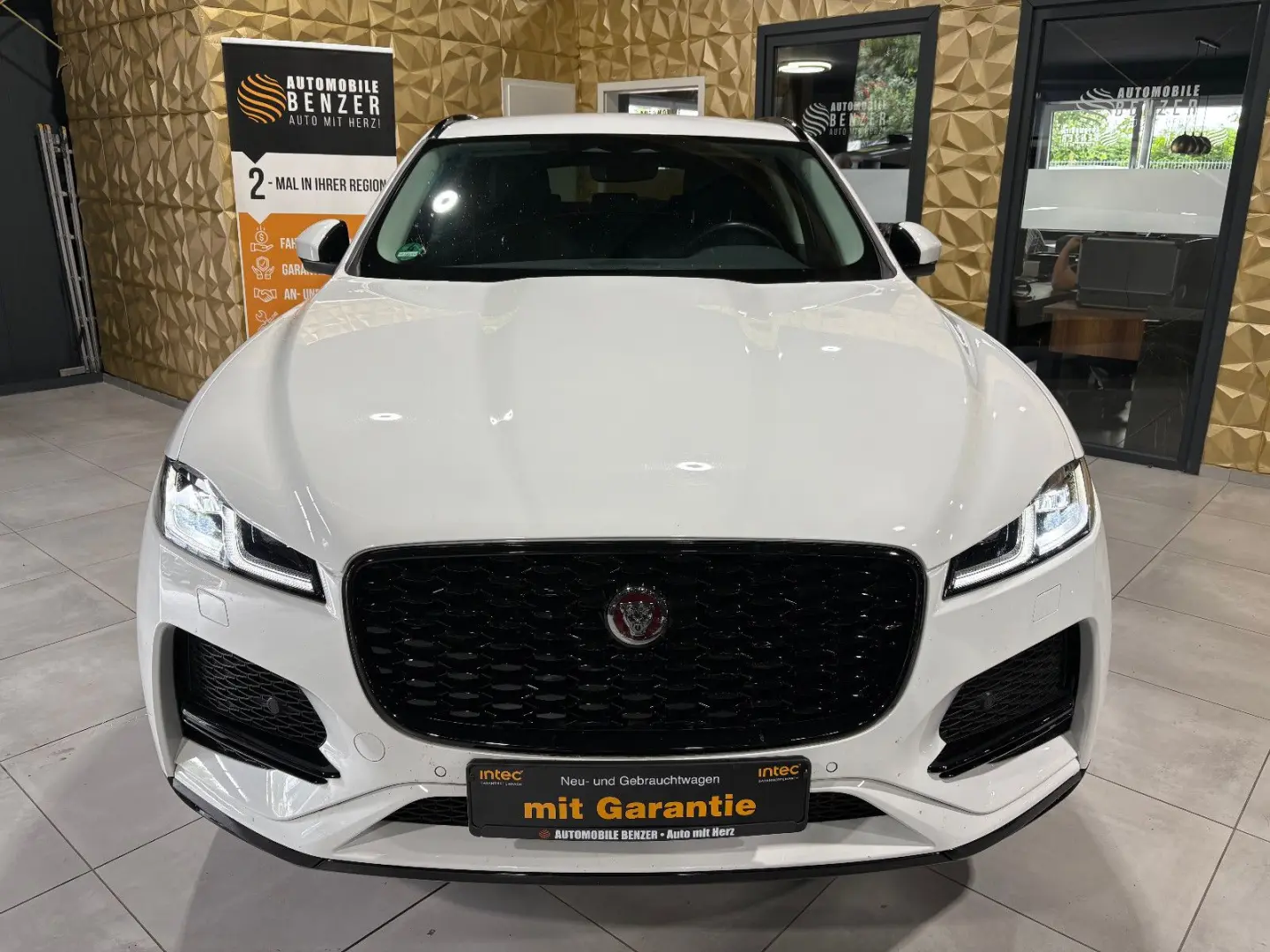 F-PACE SE AWD/D300/MEMORY/MASSAGE/APPLE/NAVI/KAM