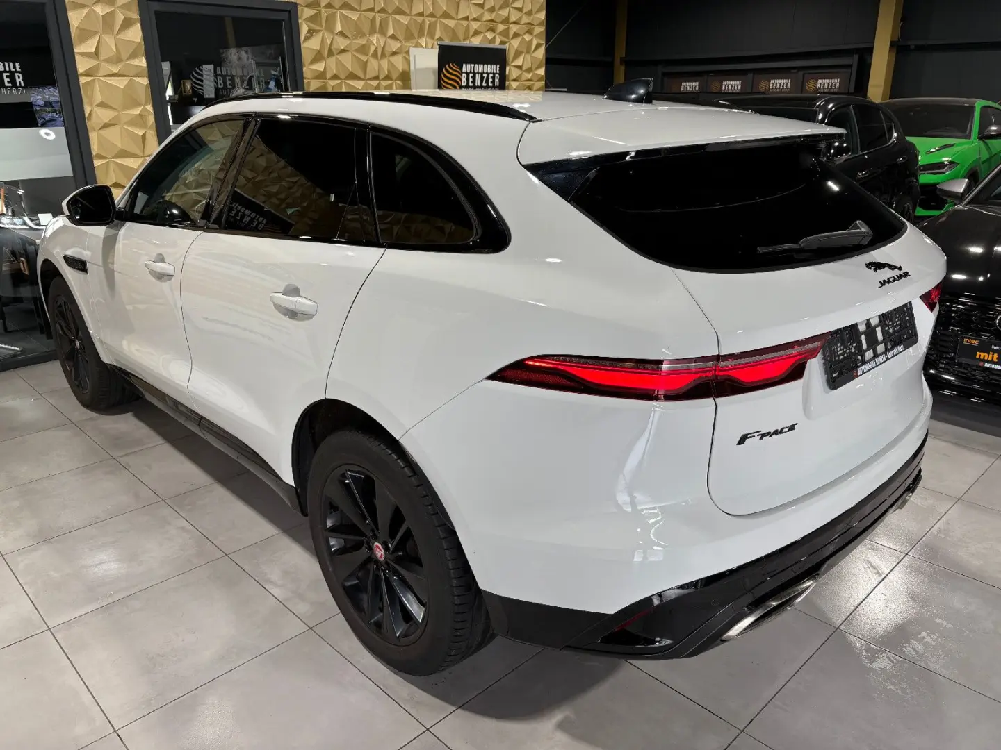 F-PACE SE AWD/D300/MEMORY/MASSAGE/APPLE/NAVI/KAM