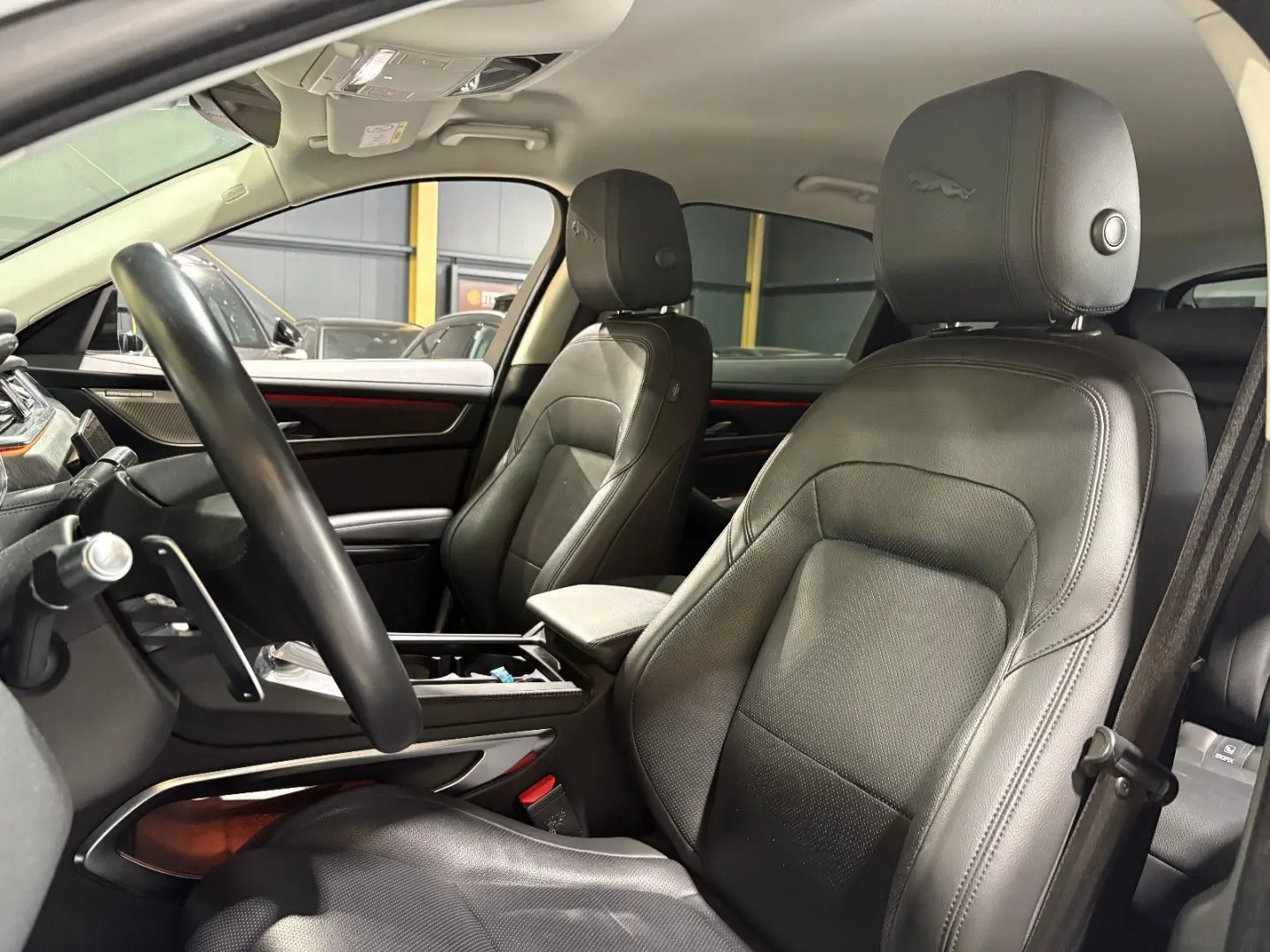 F-PACE SE AWD/D300/MEMORY/MASSAGE/APPLE/NAVI/KAM