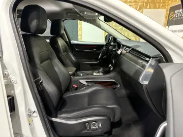 F-PACE SE AWD/D300/MEMORY/MASSAGE/APPLE/NAVI/KAM
