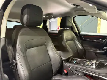 F-PACE SE AWD/D300/MEMORY/MASSAGE/APPLE/NAVI/KAM