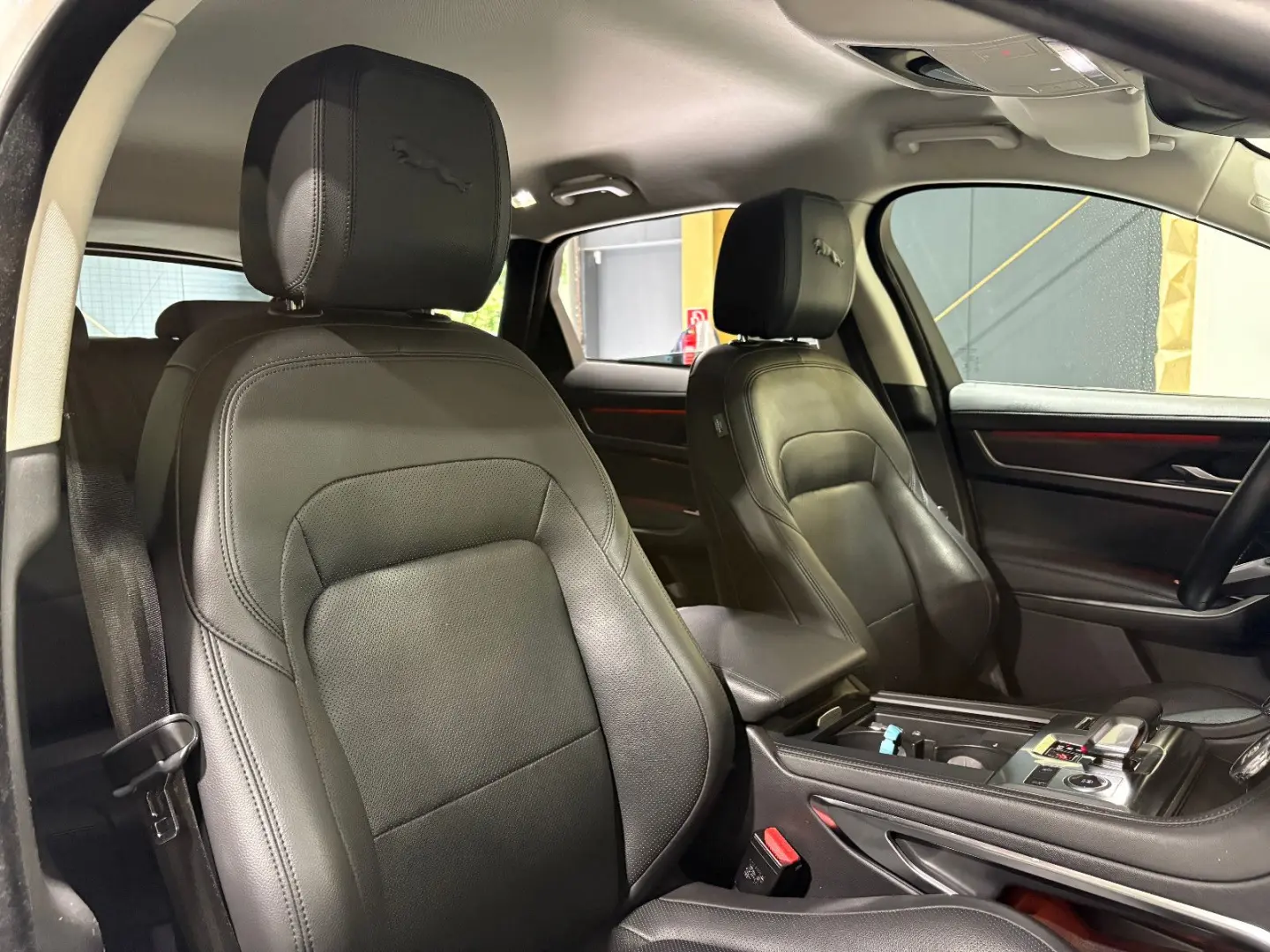 F-PACE SE AWD/D300/MEMORY/MASSAGE/APPLE/NAVI/KAM