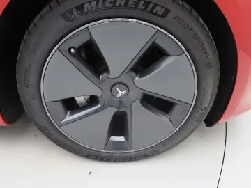 Model 3 Long-Range AWD