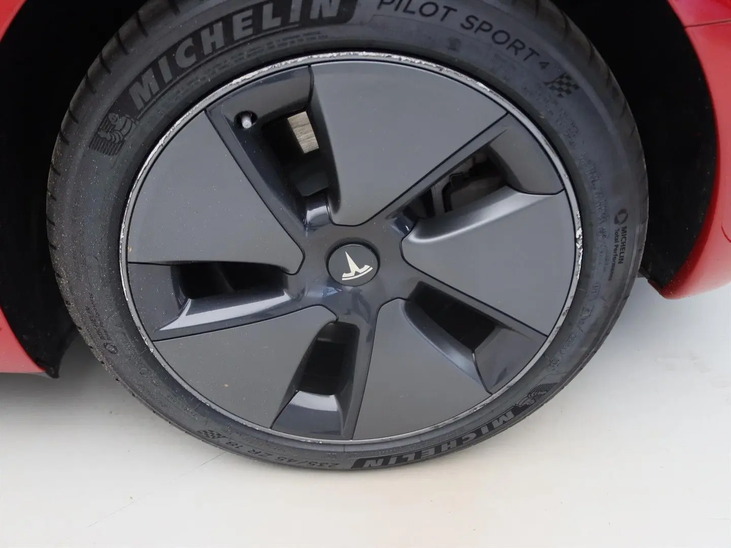 Model 3 Long-Range AWD
