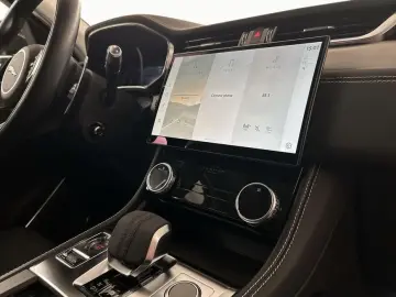 F-Pace D200 AWD R-Dynamic SE