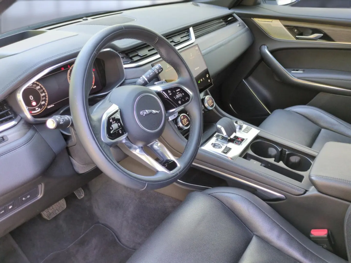 F-Pace P400e S AWD HeadUp/Meridian/Winter Kamera