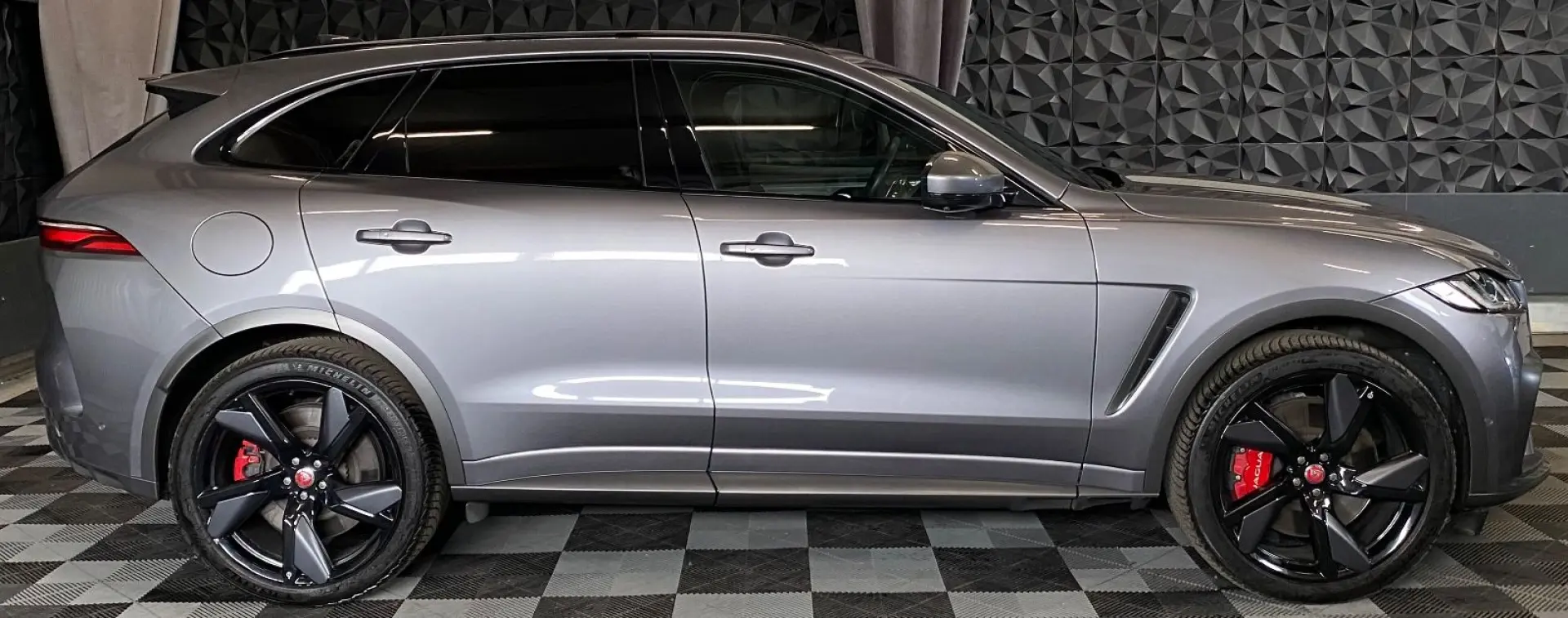F-Pace 550 SVR AWD, Head Up, ACC, LED, Navi,