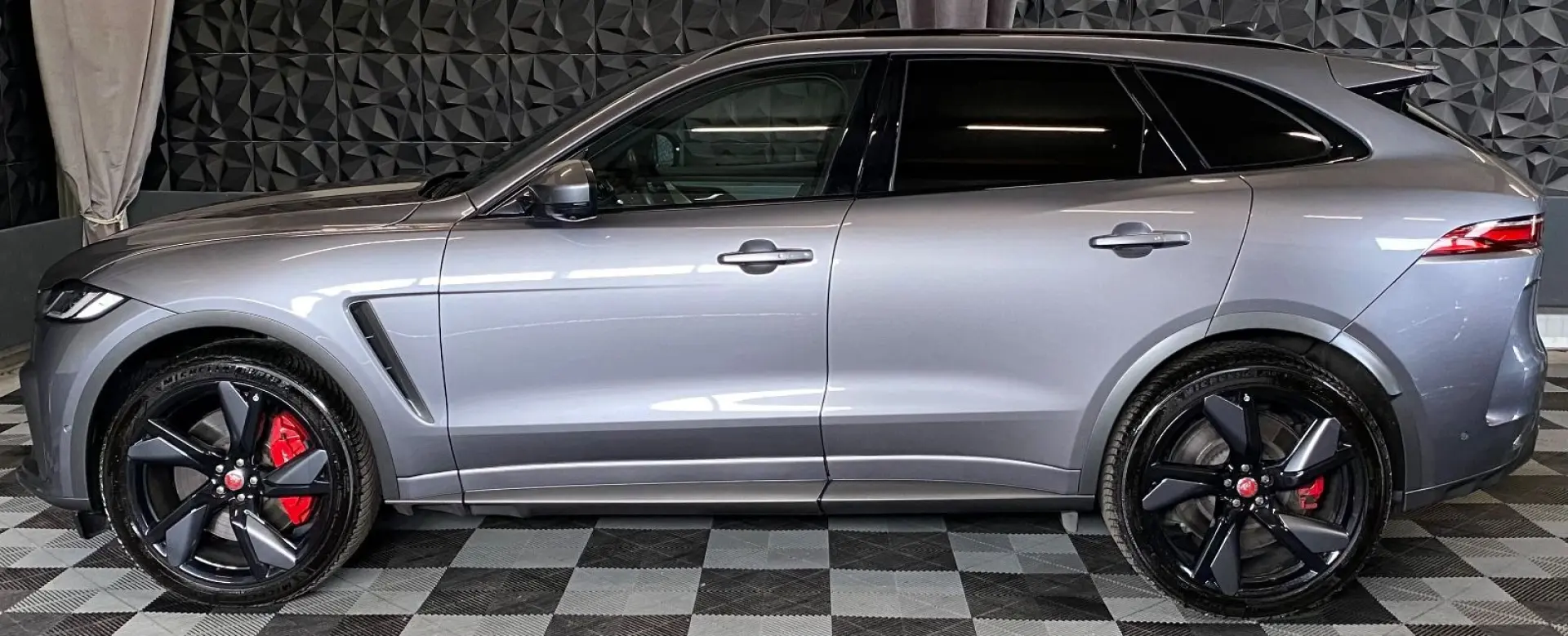 F-Pace 550 SVR AWD, Head Up, ACC, LED, Navi,