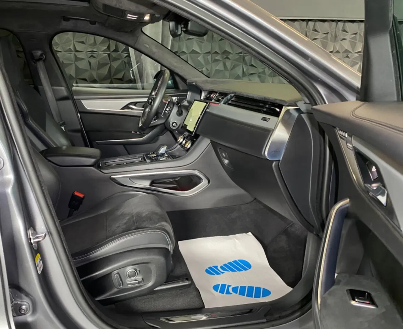 F-Pace 550 SVR AWD, Head Up, ACC, LED, Navi,