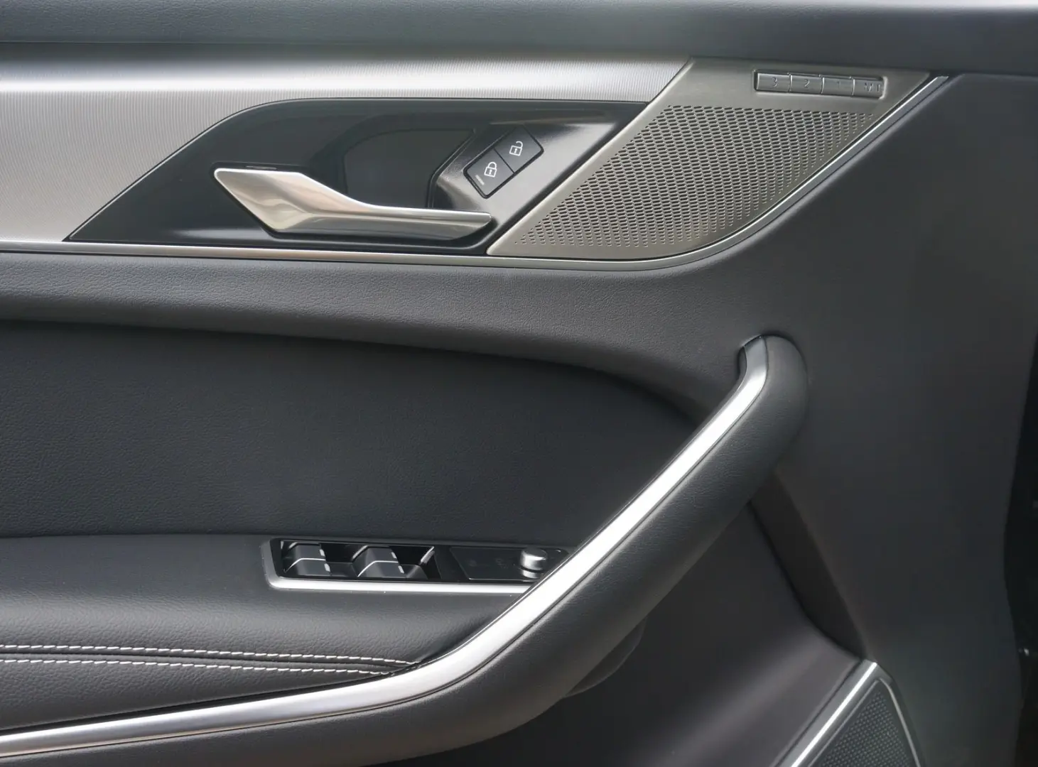 F-PACE P400e R-DynamicS AWD Plug-In Hybrid 21Zol
