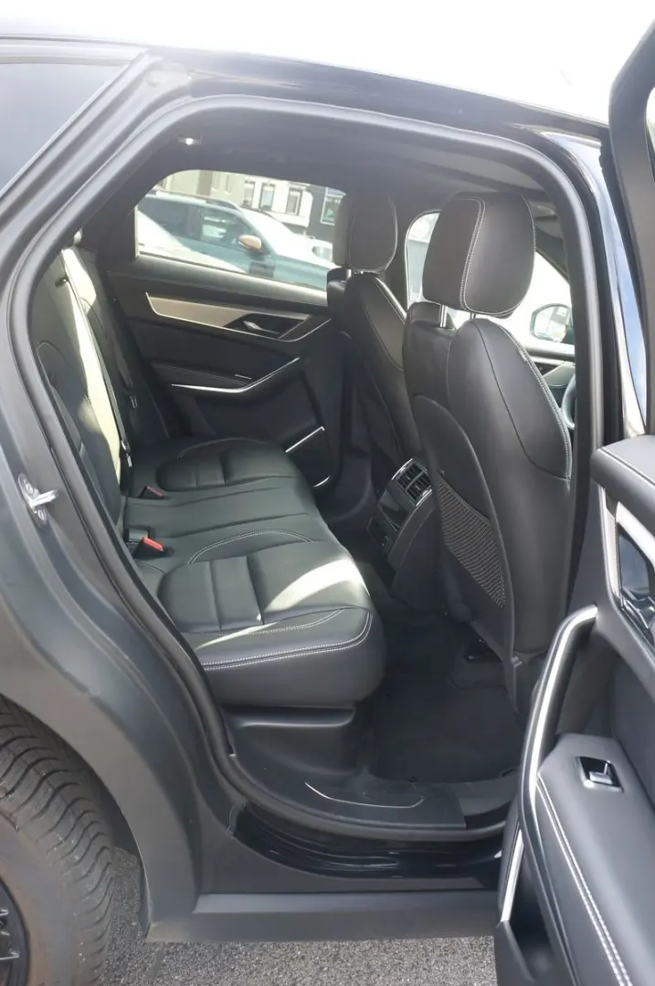 F-PACE P400e R-DynamicS AWD Plug-In Hybrid 21Zol
