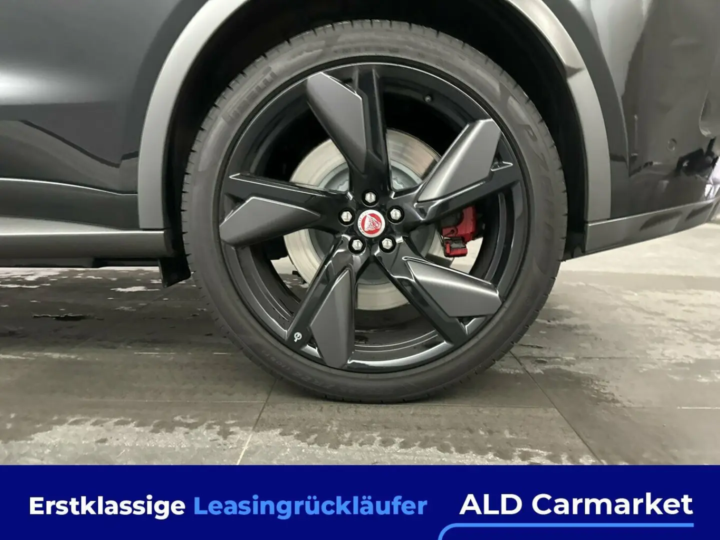F-Pace P550 AWD SVR Geschlossen, 5-türig, Automa