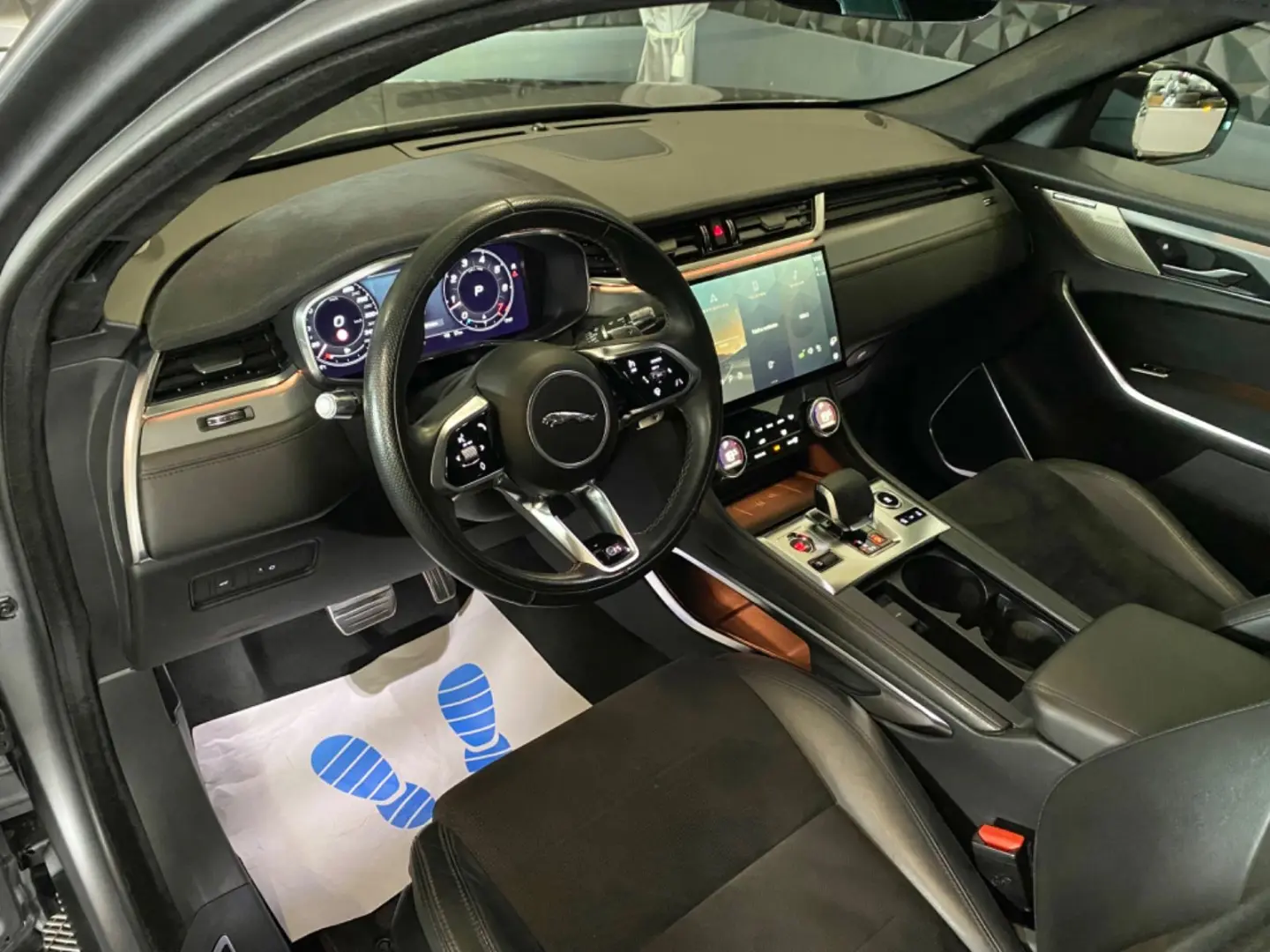 F-Pace P550 SVR V8 AWD,ACC,Digitales Cockpit,AHK