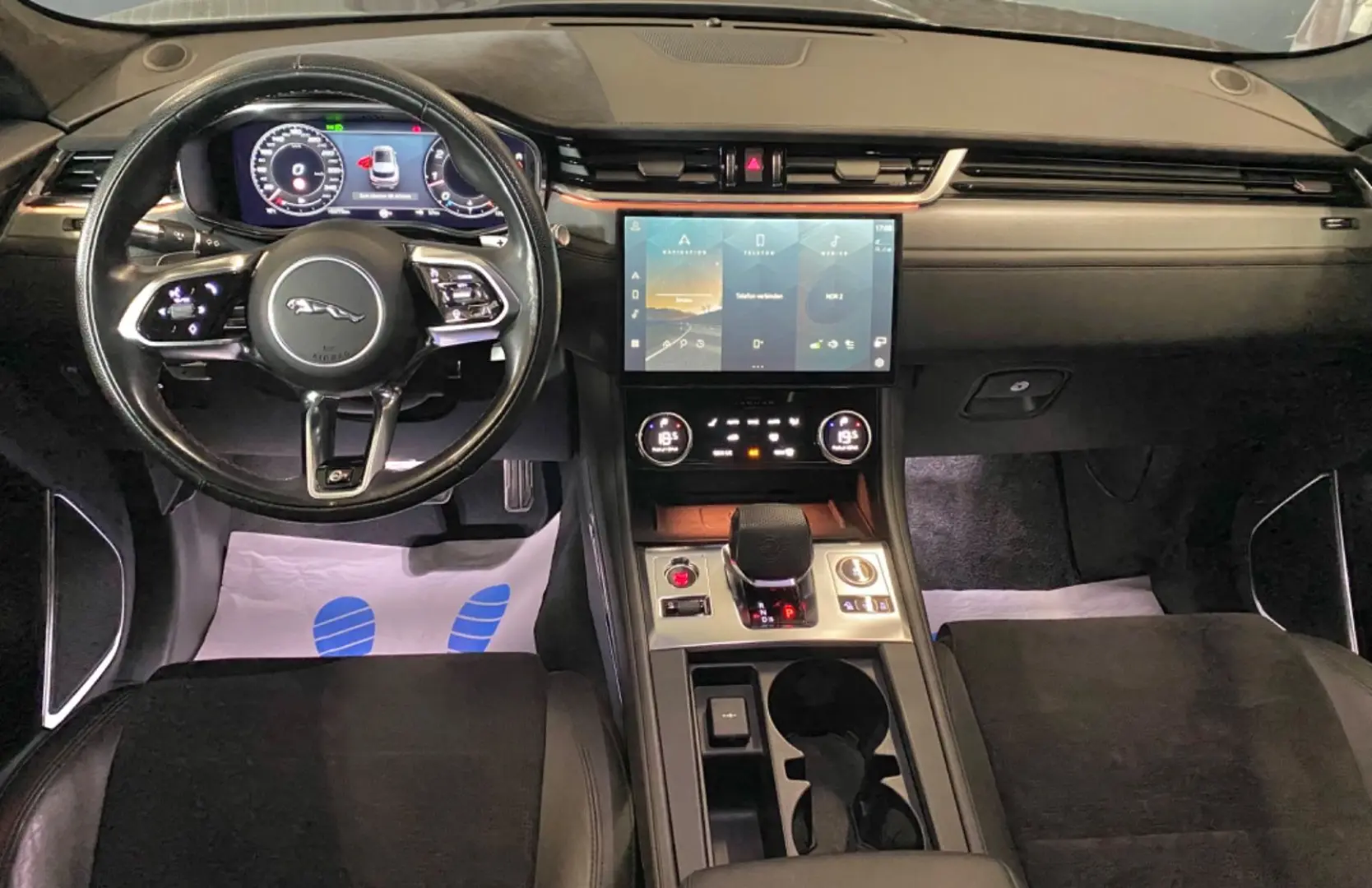 F-Pace P550 SVR V8 AWD,ACC,Digitales Cockpit,AHK