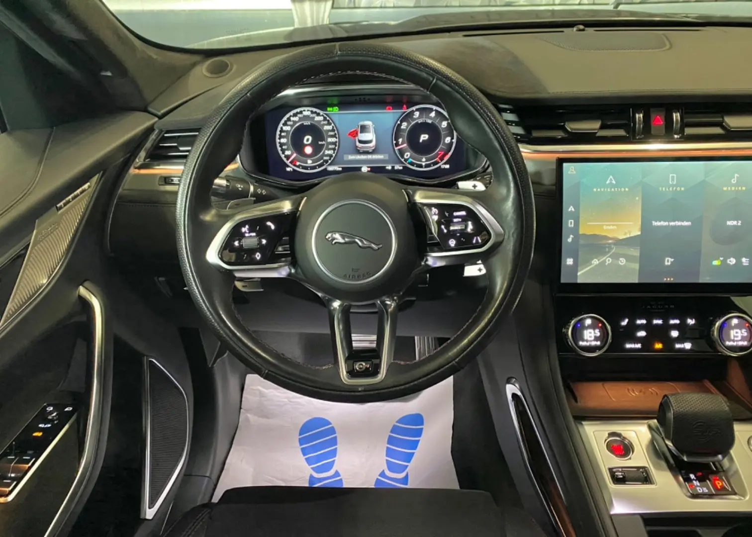 F-Pace P550 SVR V8 AWD,ACC,Digitales Cockpit,AHK