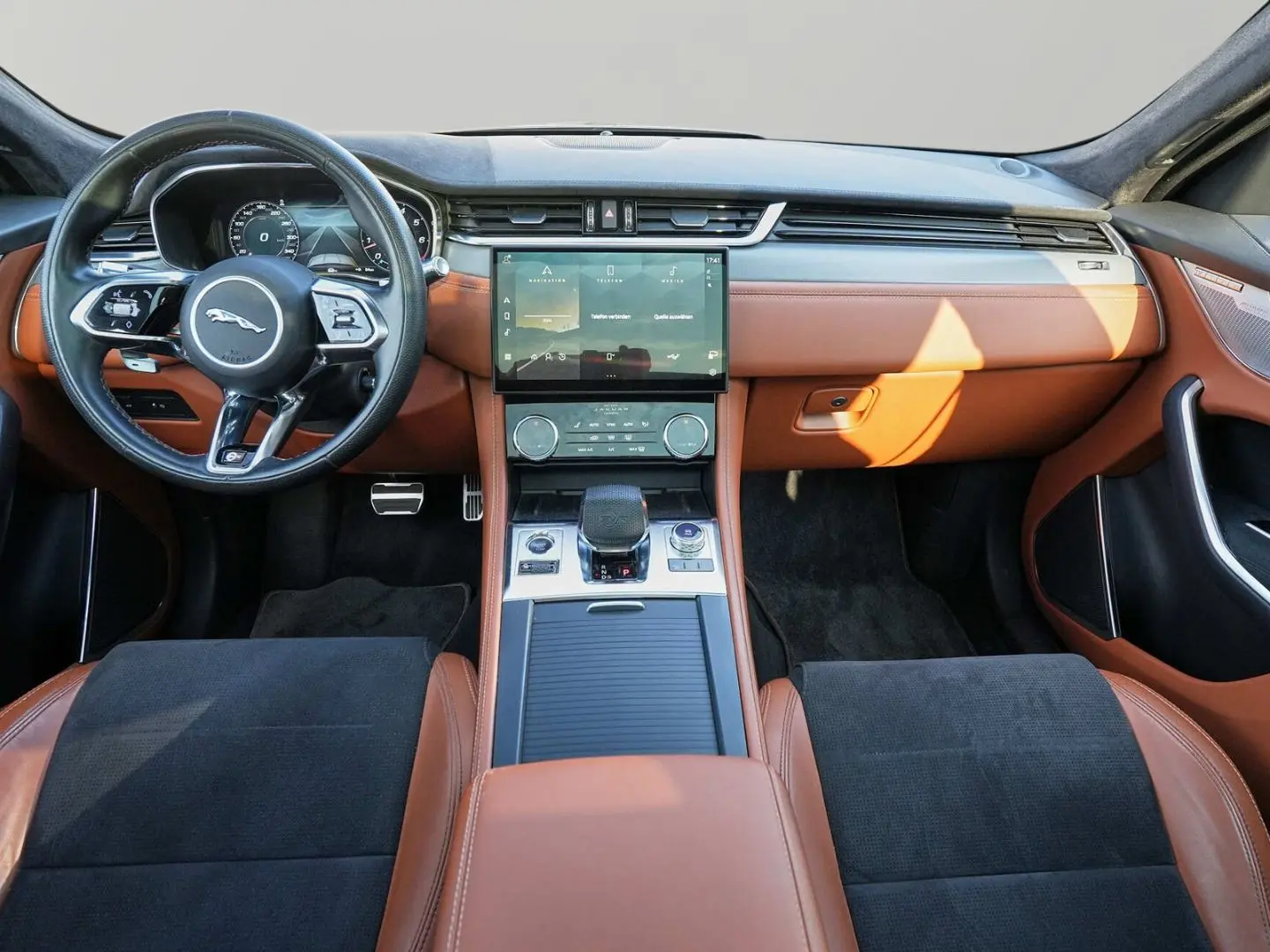 F-Pace P550 AWD SVR 5,0 V8 Kompressor