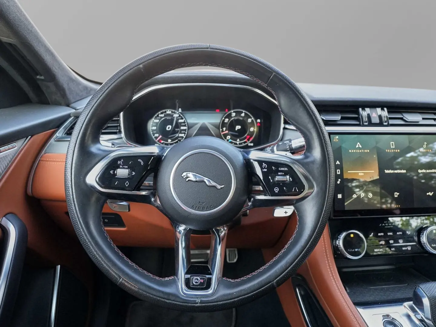 F-Pace P550 AWD SVR 5,0 V8 Kompressor