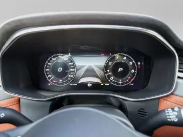 F-Pace P550 AWD SVR 5,0 V8 Kompressor