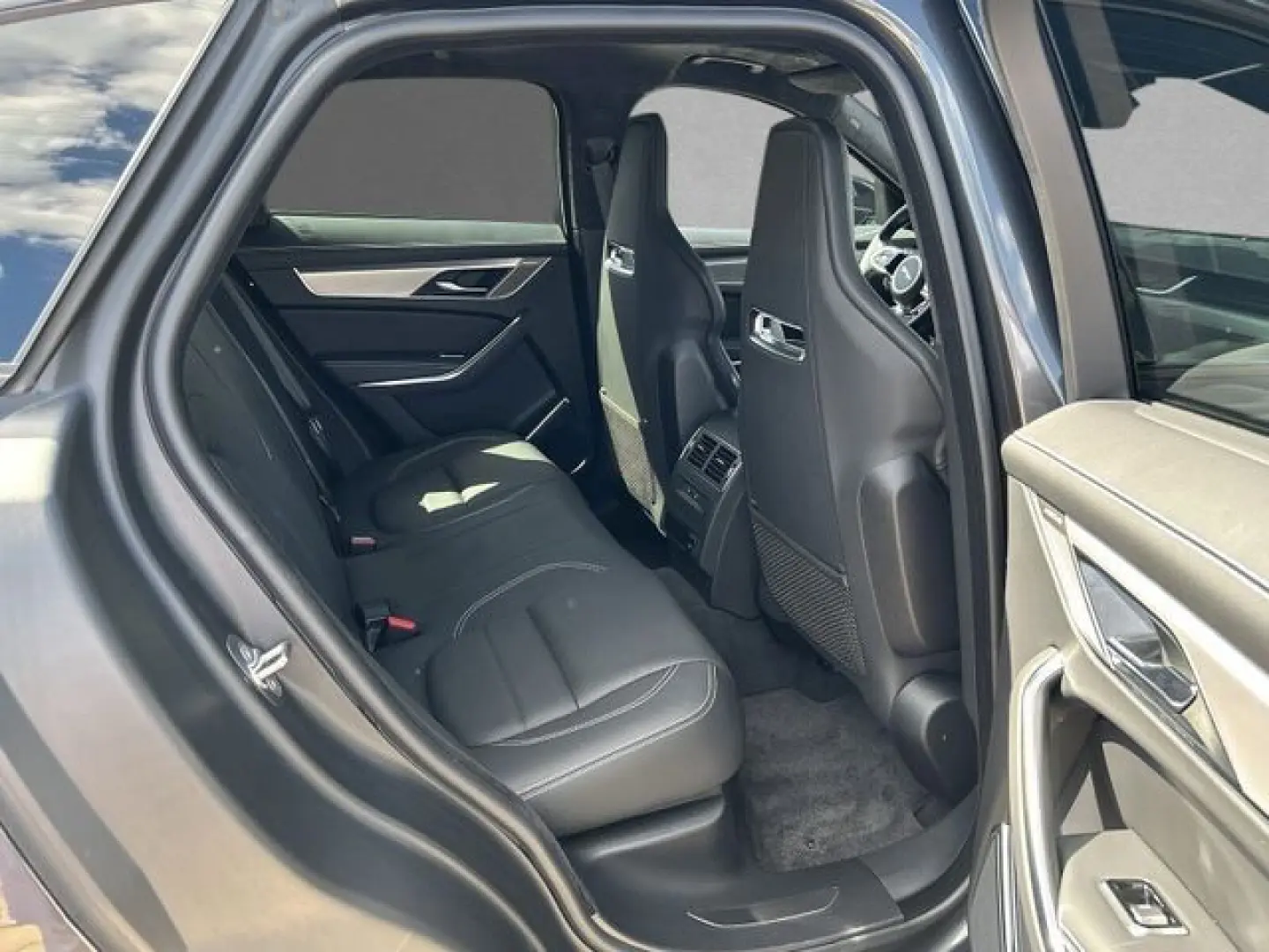 F-PACE P400 Sport 22