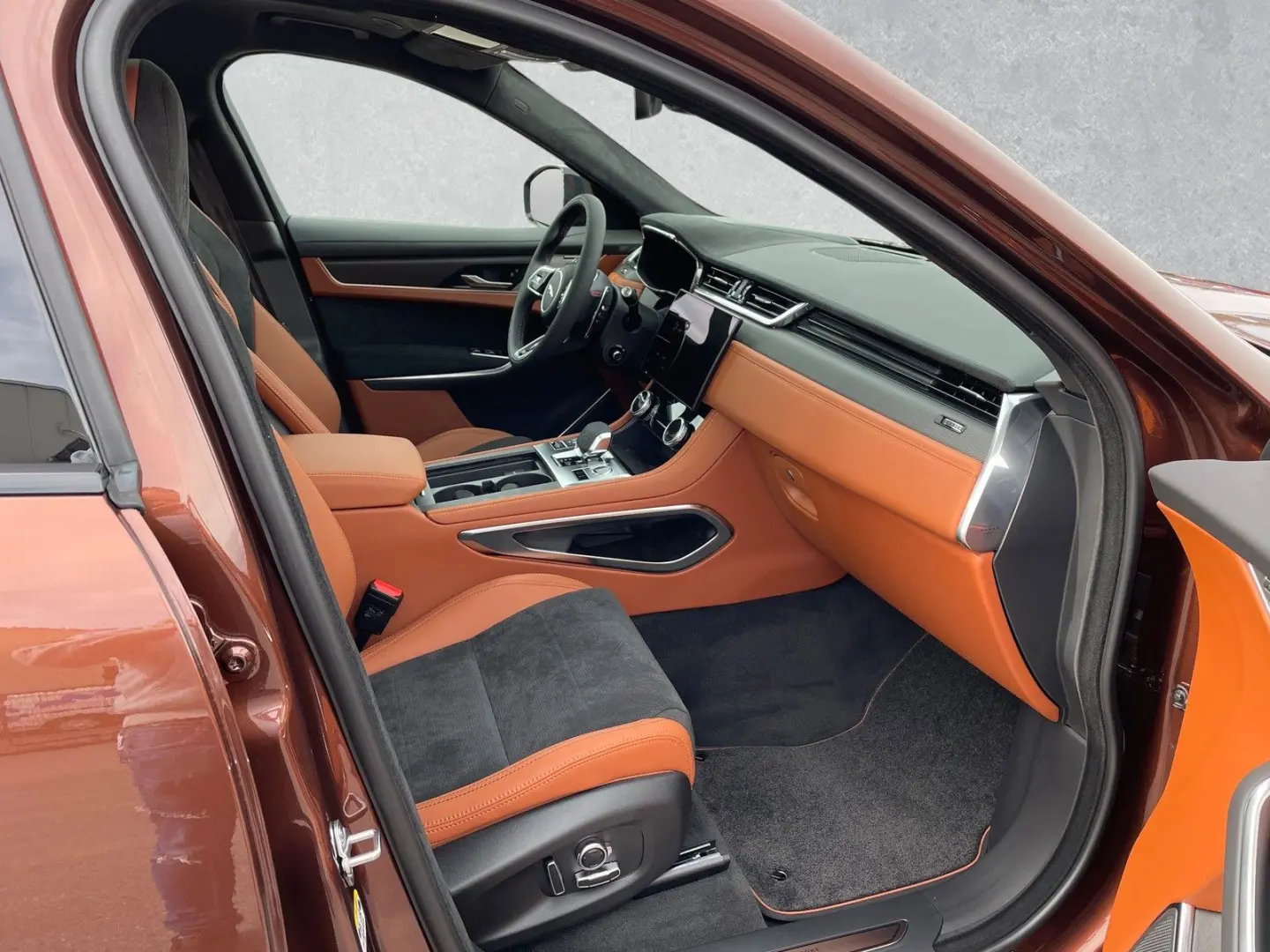 F-Pace P550 SVR Spiced Copper Edition AHK ACC SD