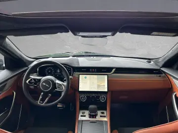 F-Pace SVR AWD P550 HUD Pano ACC Meridian