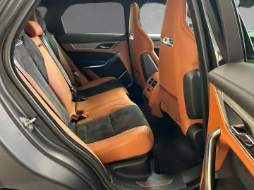 F-Pace SVR AWD P550 HUD Pano ACC Meridian