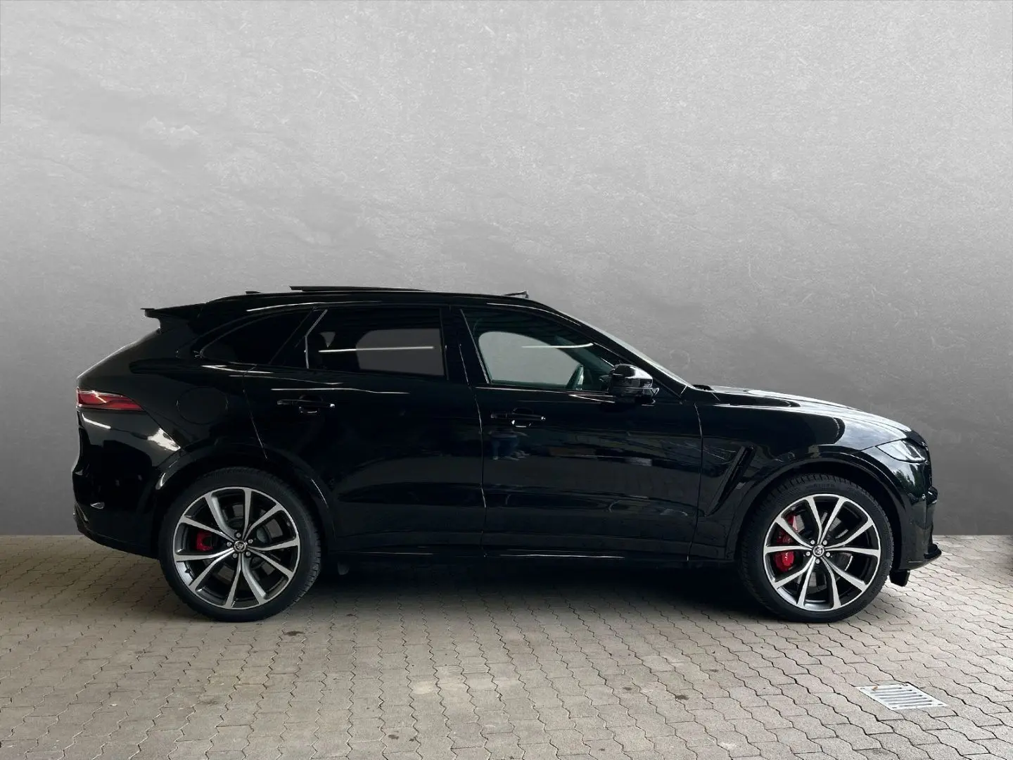 F-Pace SVR AWD P550 HUD Pano ACC Meridian
