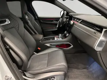 F-Pace P550 AWD SVR **MATT SILBER** 22