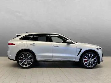F-Pace P550 AWD SVR **MATT SILBER** 22