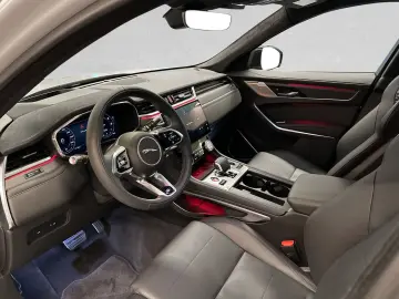 F-Pace P550 AWD SVR **MATT SILBER** 22