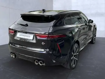 F-Pace P550 AWD SVR