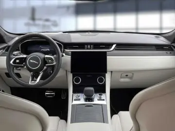 F-Pace P550 AWD SVR
