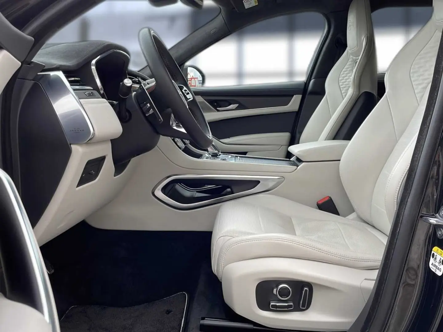 F-Pace P550 AWD SVR