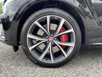 F-Pace P550 AWD SVR