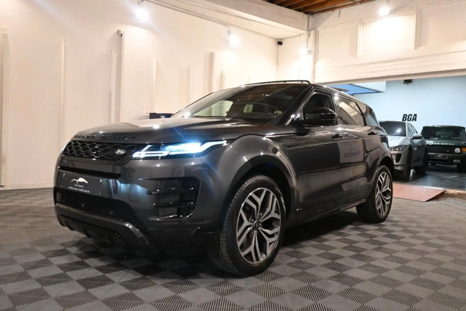 Range Rover Evoque R-Dynamic HSE P250 / FULL
