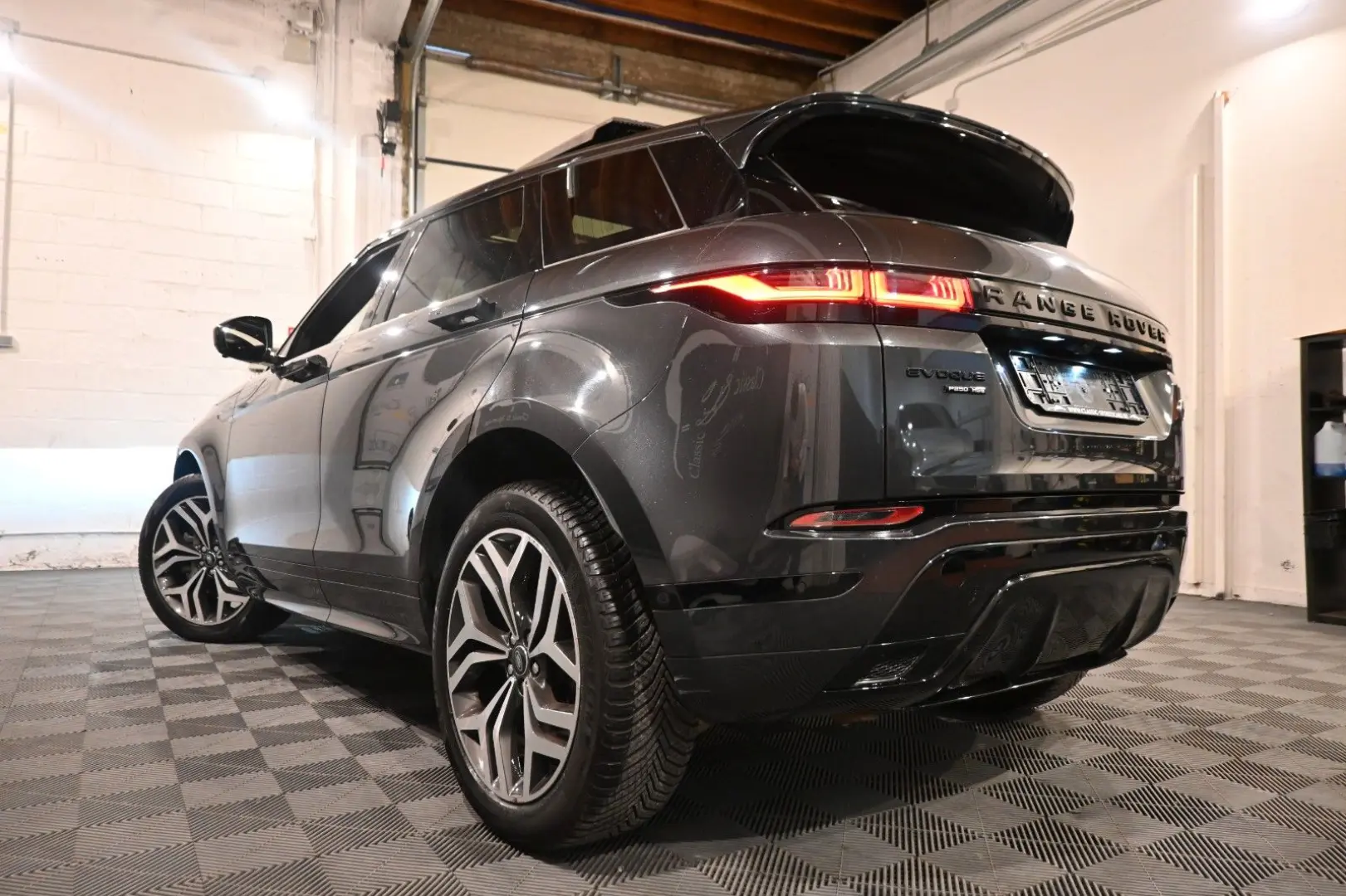 Range Rover Evoque R-Dynamic HSE P250 / FULL