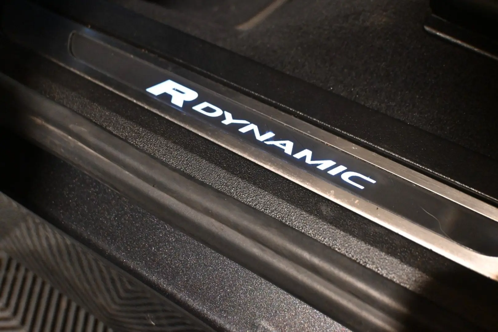Range Rover Evoque R-Dynamic HSE P250 / FULL
