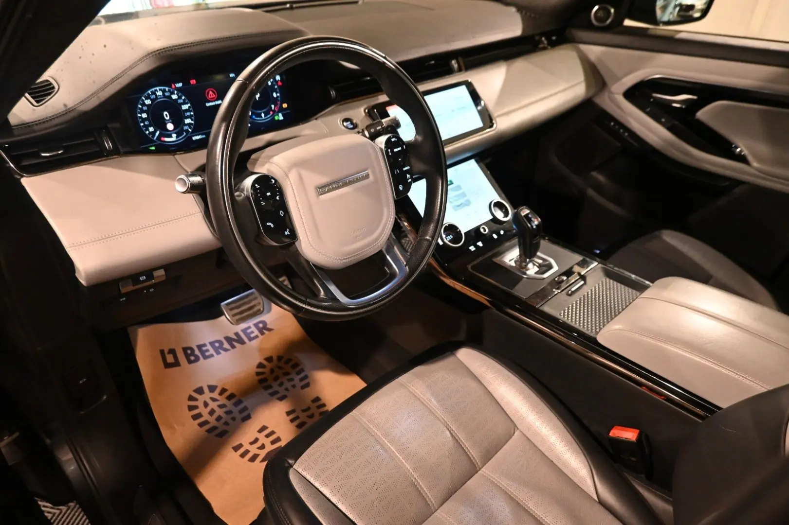 Range Rover Evoque R-Dynamic HSE P250 / FULL