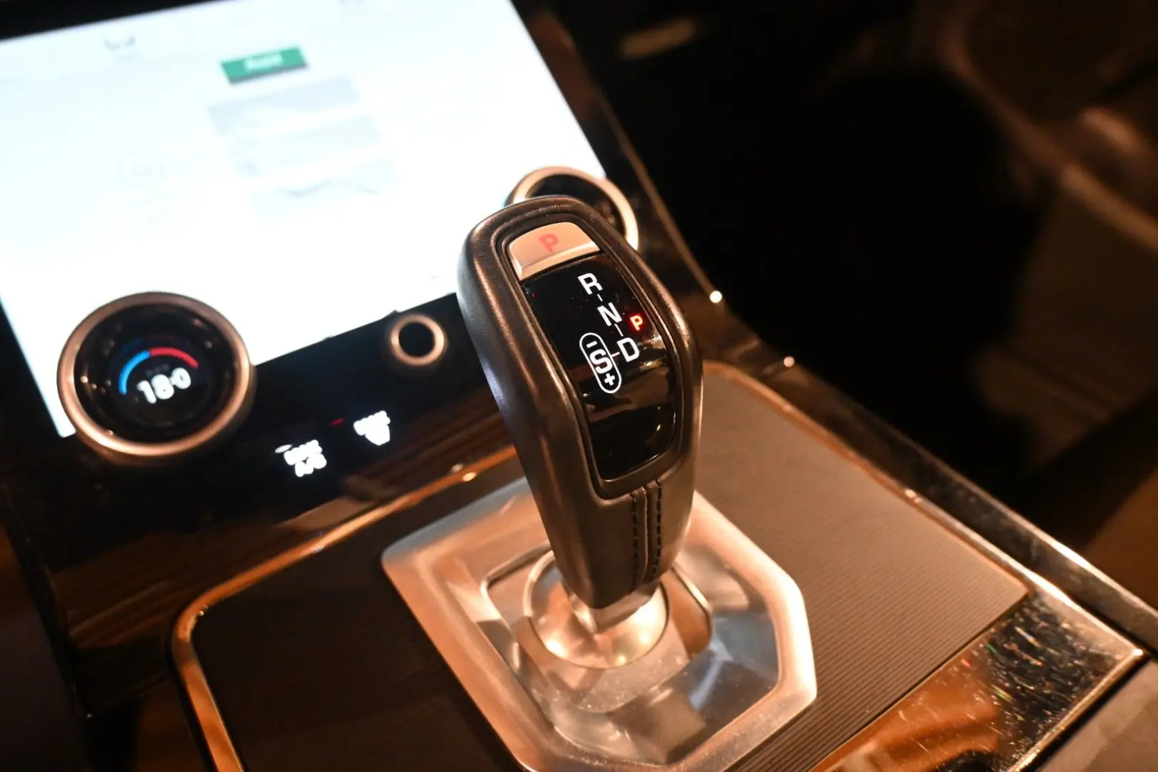 Range Rover Evoque R-Dynamic HSE P250 / FULL