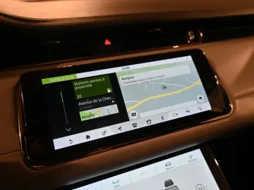 Range Rover Evoque R-Dynamic HSE P250 / FULL