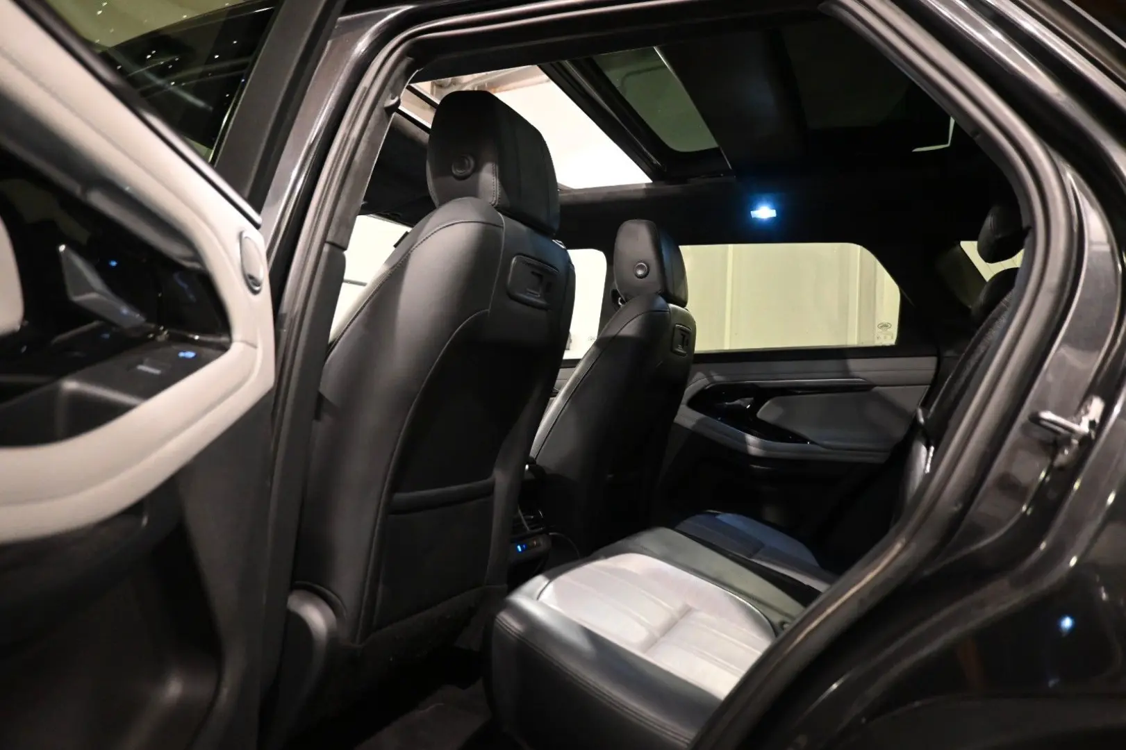 Range Rover Evoque R-Dynamic HSE P250 / FULL
